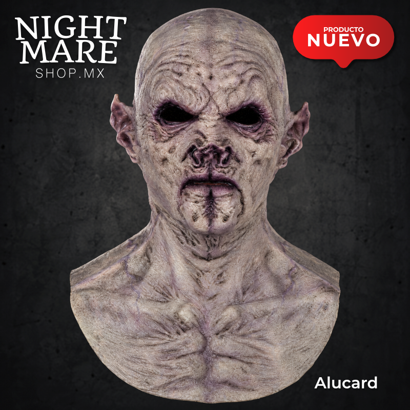 Máscara Alucard Hyper Mask, vista frontal del rostro de criatura nocturna, cuello y pechera integrados