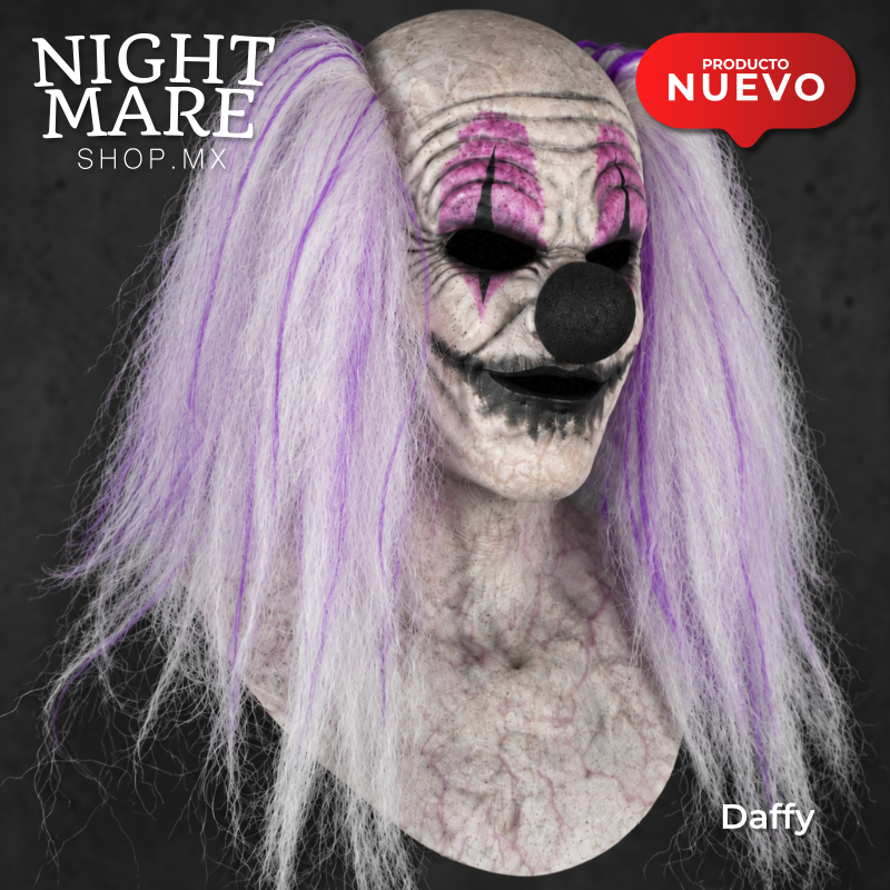 Máscara Daffy Hyper Mask, vista de tres cuartos del rostro pálido y el cabello blanco con mechones morados