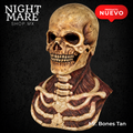 Máscara Mr. Bones Tan Hyper Mask, vista principal del cráneo envejecido, cuello y pechera con relieves de huesos